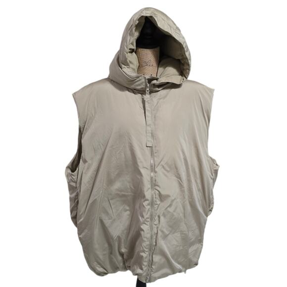 BDG Urban Outfitters Men's Cocoon Puffer Vest Taupe XXL New MSRP $ 149 NWT - Picture 2 of 9